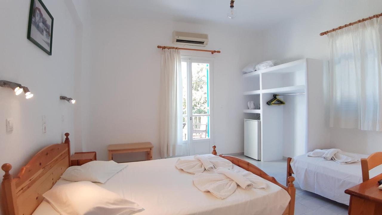 Bizas Rooms & Studios Parikia  Exterior photo