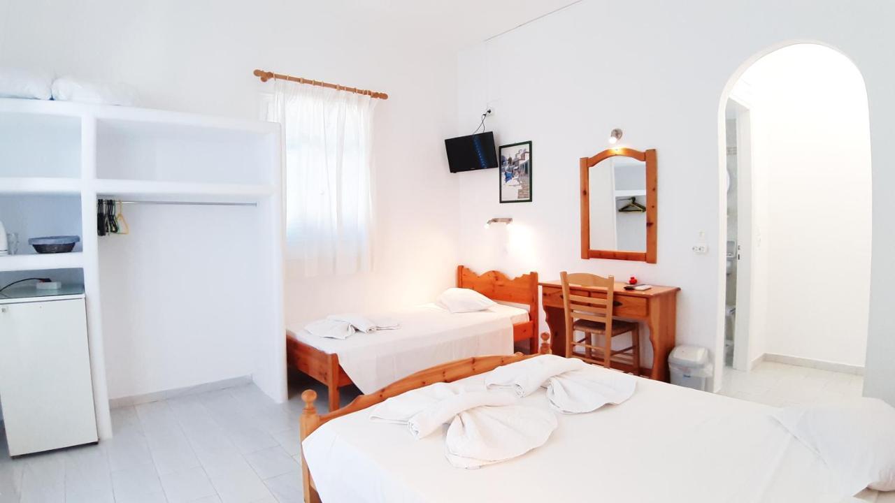 Bizas Rooms & Studios Parikia  Exterior photo