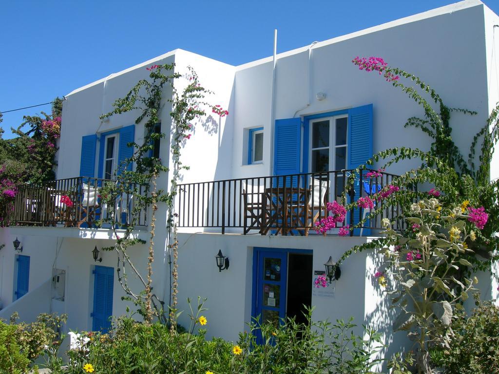 Bizas Rooms & Studios Parikia  Exterior photo